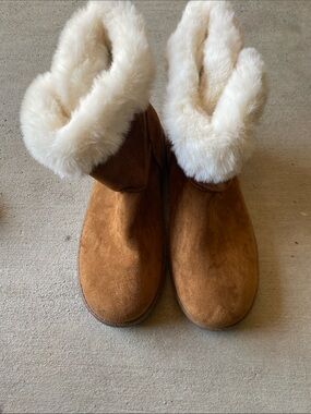 SO Women’s Brown Suede Winter Slippers with Cream Faux Fur Trim